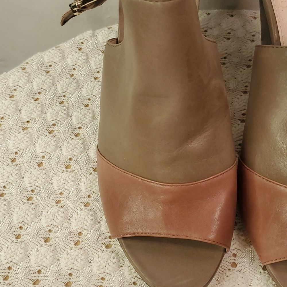 Vince Camuto women's size 8M open toe leather beige slingback ankle strap shoe